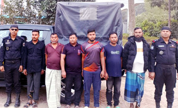 ট্রেনের টিকিট কালোবাজারি চক্রের মূলহোতাসহ আটক ৬